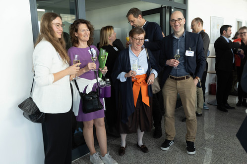 Teilnehmende beim feierlichen Ausklang 