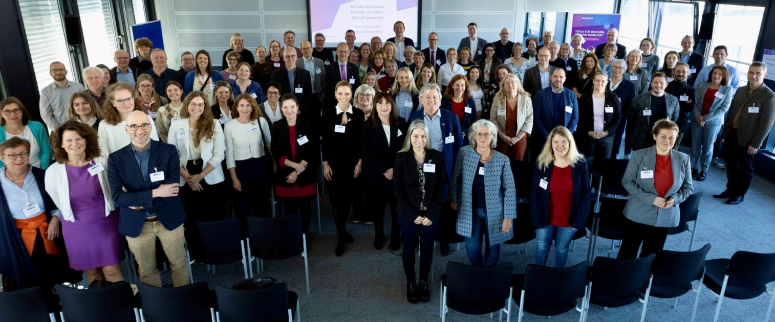 Gruppenbild der Teilnehmenden der Fachtagung "20 Jahre Europass"